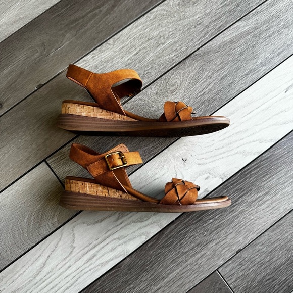 Eurosoft Women’s Mckaila Sandals | Size: 7 | Regular Condition - Picture 3 of 6